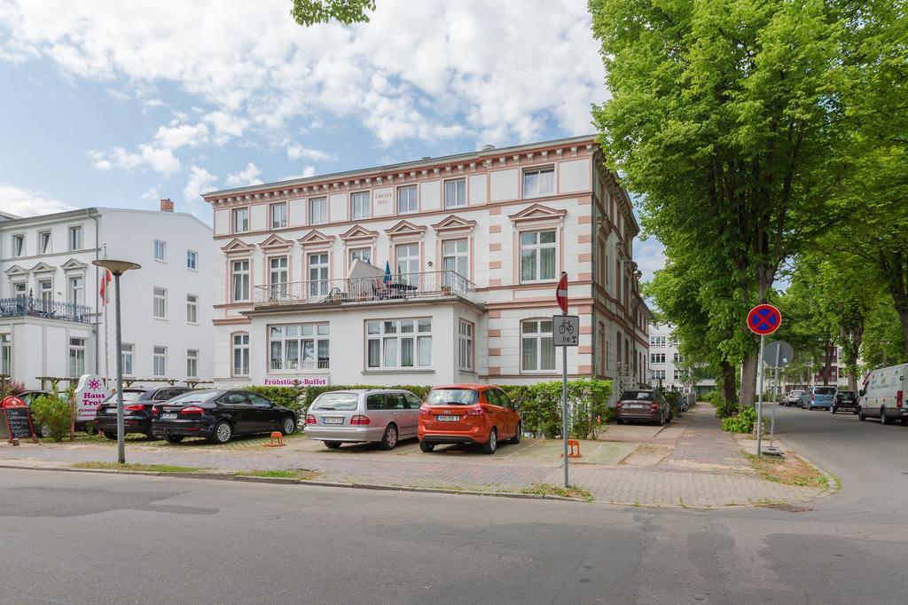 Hotel Haus Troja Rostock Exterior foto
